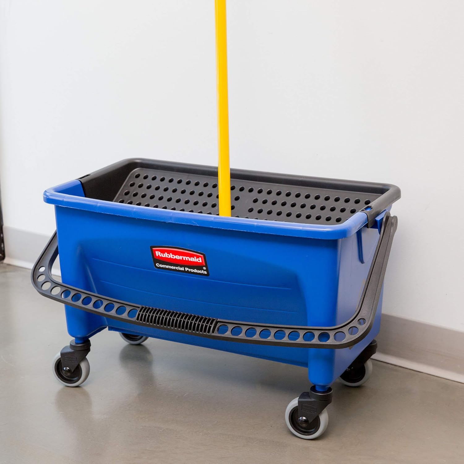 Rubbermaid Finish Mop Bucket with Press Wringer 26 Blue