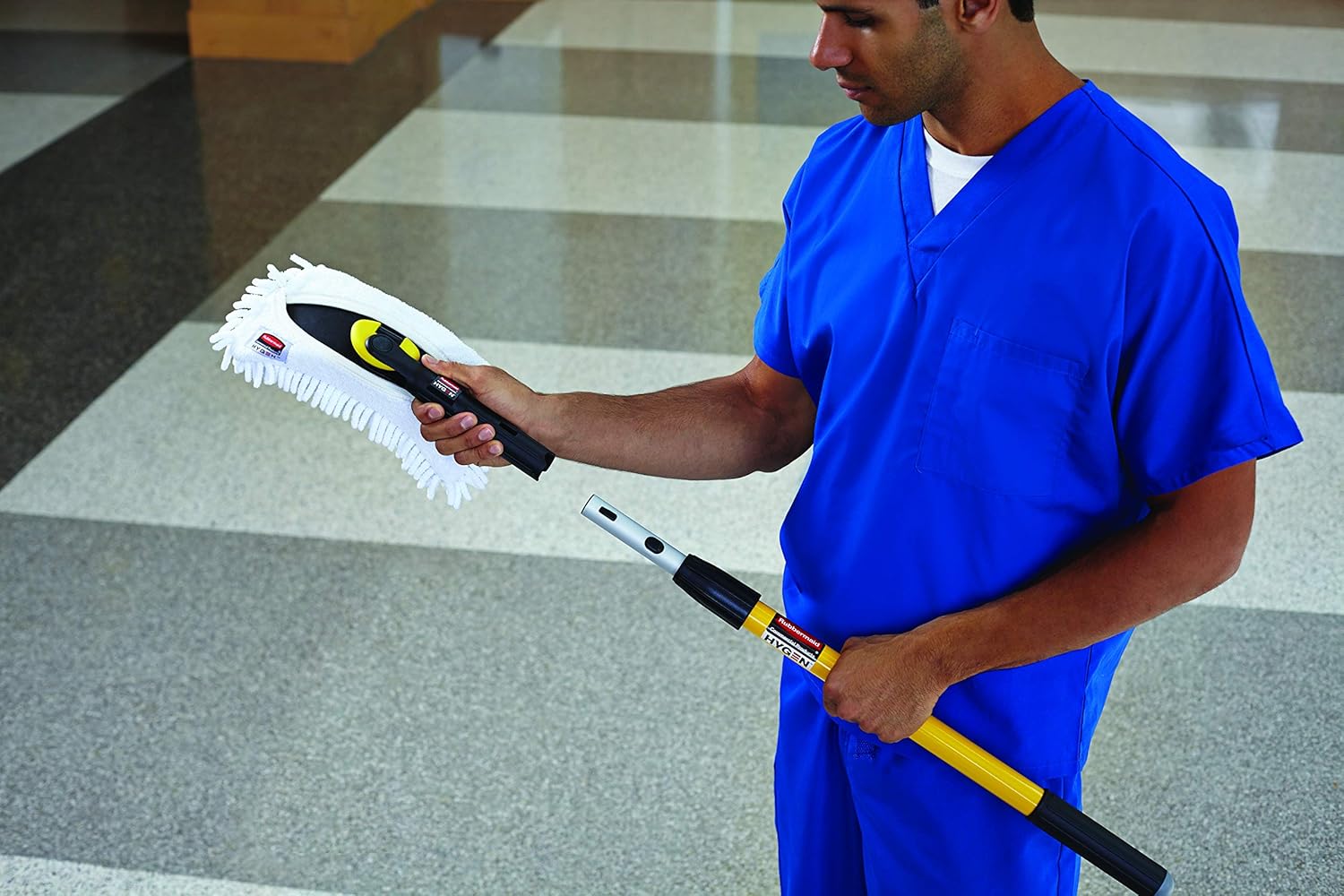 Durable and Efficient Quick-Connect Microfiber Dust Mop for Cleaning Floors