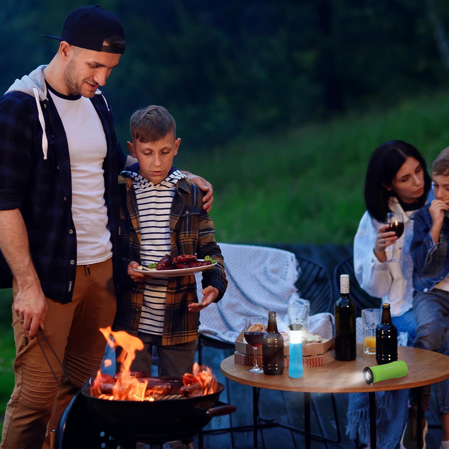 Fast-Burning Durable 2-in-1 Mini Lantern With Strobe Lights